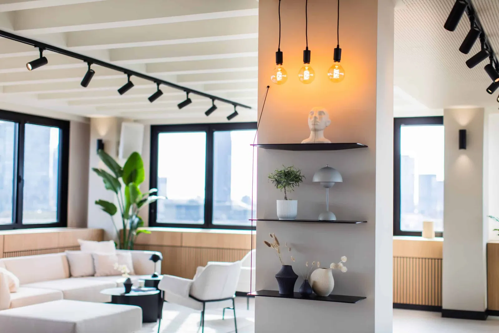 Eventlocation Frankfurt Innenansicht des Raums. Blick auf das Wohnzimmer.